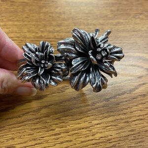 Fossil Silver Hinged Flower Bangle